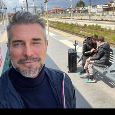 Crypto enthusiast, father of two beautiful children, offshore entrepreneur