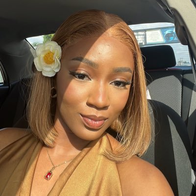 Lawyer • Lifestyle Entrepreneur • Advocate for youth empowerment 🪷💫@_amaniscents 💫