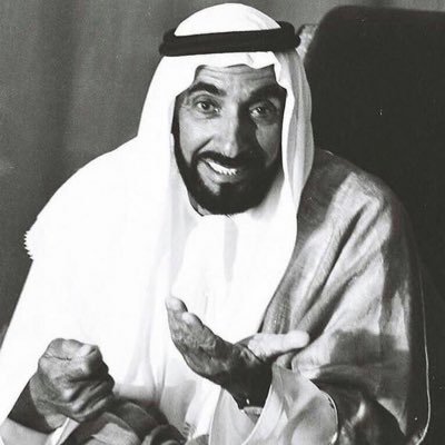 انسانة.....فقط 💛💙. في #مدارات_قلب سأترك جزءا ًمن روحي وفِي #مواقد_الغياب شيئا منهم #إنها_أنا.