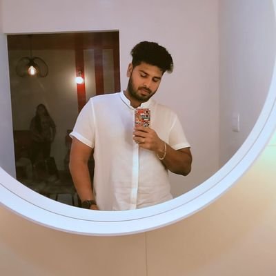 Yogesh27112000's profile picture. 