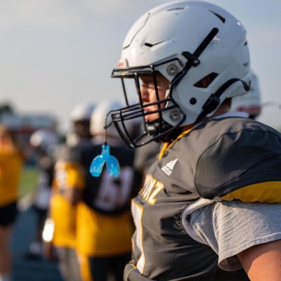 |True CO/27-FCHS| |GPA(rolling):3.36||Weight:262| |Height:5’11||Bench:205| |Squat:320| Clean:185| Contacts:Wbtc7709@gmail.com 859-213-3150. HC:@FCFlyerFootball
