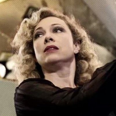 hugs4riversong's profile picture. they/he/she | 19 | eng / nl | river song lovebot | main is @spacetimemeows