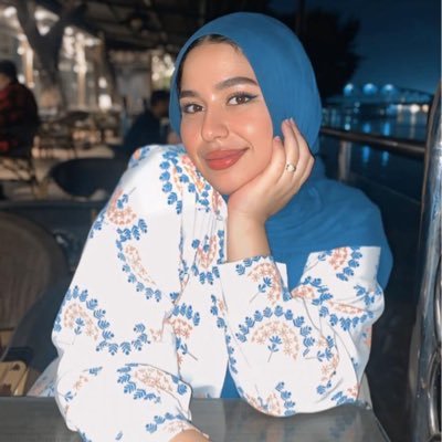mnar_hawary's profile picture. في كلٍ خير 🌸 أنت ممكن تراضينى بكوباية شاي وبس 🧡 الأم مفيش اي حاجه تانيه بتعوضها ♥️