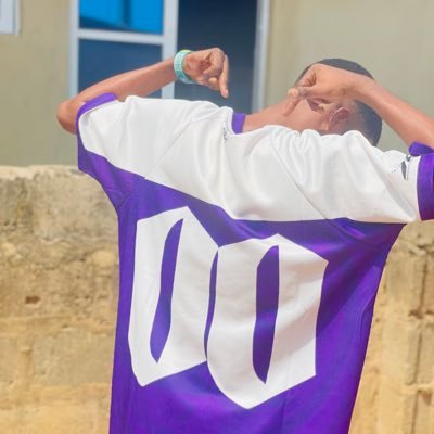 EFFOT077's profile picture. BIOCHEMIST 🧬 || GRAPHICS DESIGNER 🎨🎯 || CHELSEA 💙💙