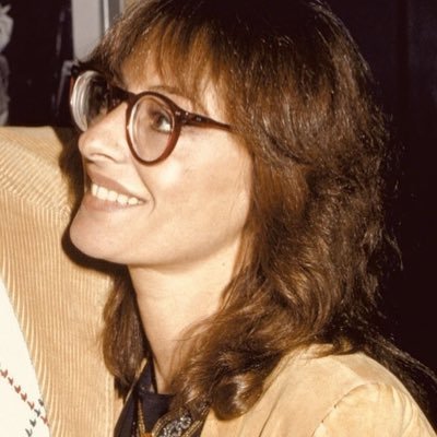 doechiroan's profile picture. middle aged actress