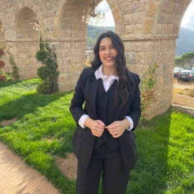 حرية التعبير هي أن يكون لصوتك صدى، ولرأيك وطن، ولأفكارك سماء بلا حدود.