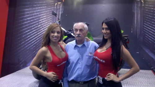 ELFAMOSOCHERAS's profile picture. Catalan , refuijiado de la guerra , 50 de andar en moto el BARÇA mi equipo y aprte soy en mejor el abuelo del mundo