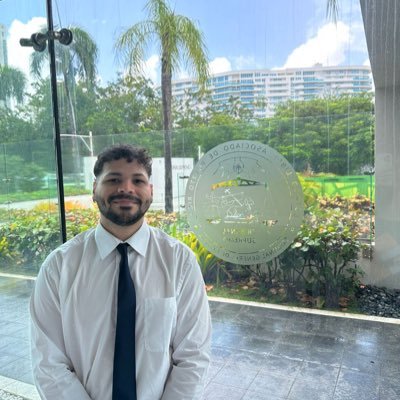 g_nhait's profile picture. Abogado Licenciado