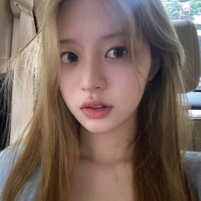 nikis_gf0's profile picture. ᥕh᥆'᥉ thᥱ ᥴᥙtᥱ b᥆ᥡ ᥕ thᥱ ᥕhιtᥱ jᥲᥴkᥱt ᥲᥒd thᥱ thιᥴk ᥲᥴᥴᥱᥒt?🎀