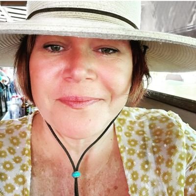 carrierichards3's profile picture. The key to life is to open the door.. God is the door🚪🙏🙌✨️♥️ God is love, truth and our spirit guide. #FocusonHim ✝️