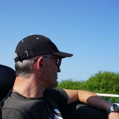 Als Bürger muss man in Deutschland alles, was von Medien oder Politik gesagt wird, zunächst einmal als Propaganda behandeln.