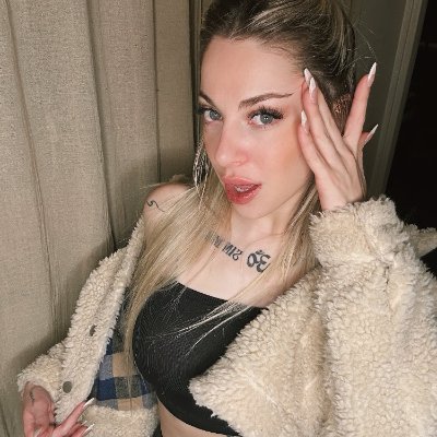 Yoga flows in lingerie, rubbing my pussy in the couch won't help. Wisconsin, need some dick here.
Check my F R E E link ⬇️ Don't be shy 😏