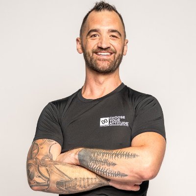 TheNickStrand's profile picture. 🎸 Roadie turned resilience coach.
🔥 Turning loss into fuel & dreams into goals.
📖 Author of Loving Someone Who Is Dying.
💪 Fitness & habit coach