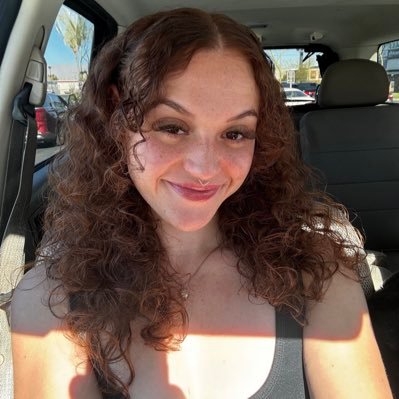 hi im jess! i like computer noises and making grown men cry 🥂 ♏︎ ☀︎︎ ♐︎ ☽ ♉︎ ☝︎︎ long time 5sos stan 🫶🏼 cyclops army 👁️ 🔜 LOST LANDS 🦖
