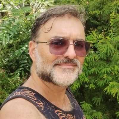 Sincero, franco e feliz! um ogro e gay em construção!
