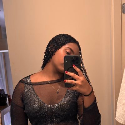 clarafirmoo's profile picture. ...