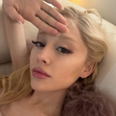 sannrioes's profile picture. atinyzen (derogatory) 🎠･ﾟ✧