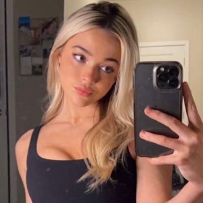 lsulivvy's profile picture. i’m really flexible ♡