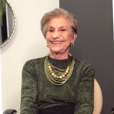 Influencer e tiktoker aos 82 anos, sai da depressão por entrar na internet 💙 +8M de amores na net publis: cora@farol.ag