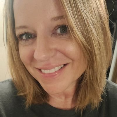 Former journalist turned #marketing pro! Healthcare comms are my specialty...Did I mention I'm an #HITsm & #healthITchick fan girl? :)
Tweets are my own!