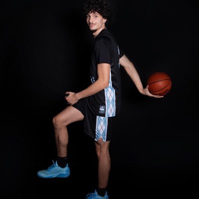 C/O 2025 │6’7 wing 🏀│collective elite💙🏀 │@Balboa_MBB 🧡│vitoalbanesejr@gmail.com