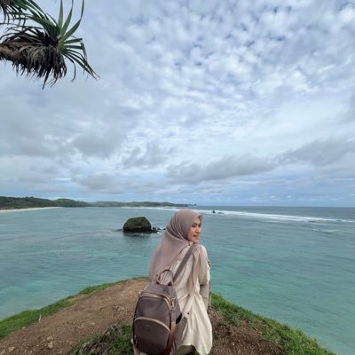 athirahshuhaidi's profile picture. shattered.