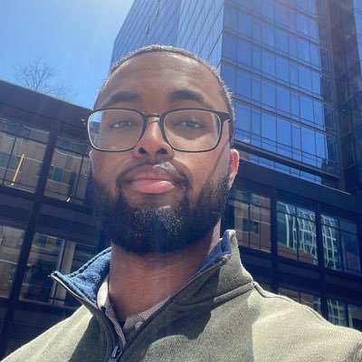 itsmaceopatrick's profile picture. Viral ghostwriter between muay thai rounds