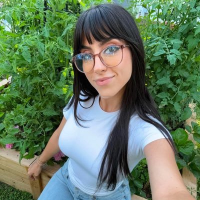 Josephinec27539's profile picture. 