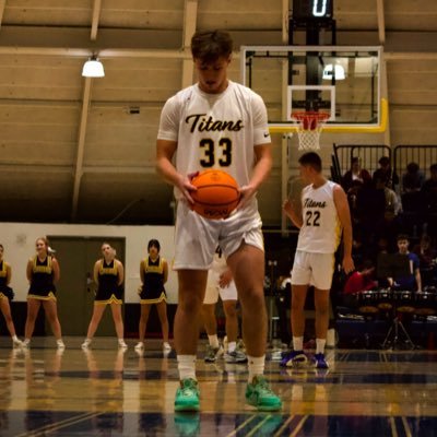 6’3, 200 • Glenbrook South ‘25 🏀🏈 • #33, #9 • PF • FB/DE • CSL All-Conference • 3.5 GPA