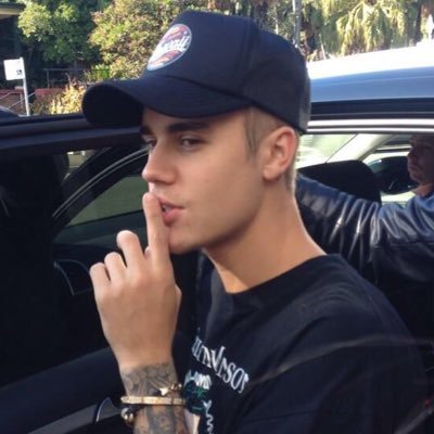 #collegetwt / USMLE, medicina, futura ped, amo consumir arte, belieber since ‘10 + 🔗 me encontre no link abaixo