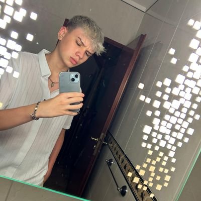 giovacastel_'s profile picture. 