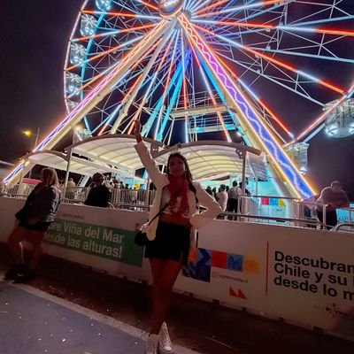 🌺 🍎👩🏾🏫
Hincha azul 🦁 fanática de Charles Aranguiz👑⚽ y de la F1🏆