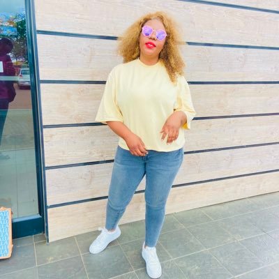 Im a strong woman who loves, forgives, walks away, lets go, tries again, and perseveres … no matter what life throws at me♥️
MLFM RADIO LISTENER 😍