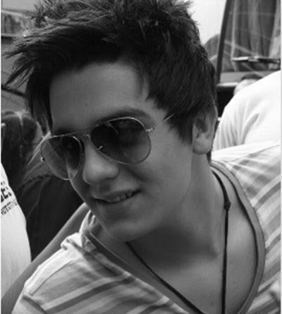 Magia de outro planeta,
Sem igual.
Amor descontrolado,
Fora do normal ♥, FC Criado para o @luansantana
dia :24/09/11