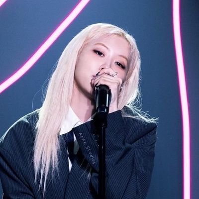 #ROSÉ #로제 / Rosie ONLY. / Lazy / typos 🤝 me / ✨️rosie✨️