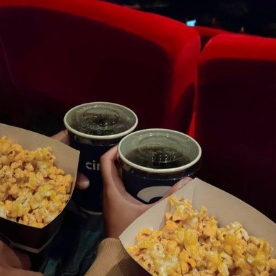 ry1uky0's profile picture. She/Her/Ella 19