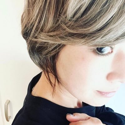 5歳1児の母。行政書士合格💮司法書士、FP、ITパスポート目指します。色々教えていただければ嬉しいです!保有資格:ソムリエ🍷→宅地建物取引士(未登録)→相続診断士…→行政書士登録予定 趣味:絵画、映画、お酒、旅行、漫画、株etc 出産するまで都内の某ホテルでソムリエしてました🍷無言フォロー失礼します🙇♀️