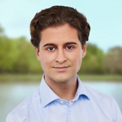 Spidskandidat for @venstredk i Herlev Kommune 💙 Småborgerlig ligusterfascist, som tweeter om #dkpol 📧: benjamin.haxha@hotmail.com | ☎️: 53 97 36 33