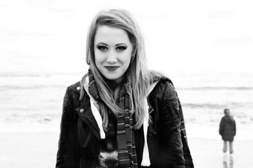 Sykesisgo's profile picture. Alexa Chung has the same coat as me.