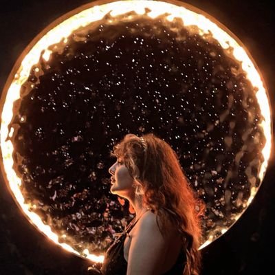 ShahrazadShadi's profile picture. که اگر هر آدمیزادی، کسی را بسیار دوست داشته باشد 
معنای این نوشته‌های مرا خوب می‌فهمد!