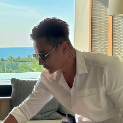 xrischen's profile picture. 事物的本質。