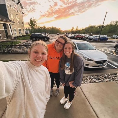 maddy3403's profile picture. 