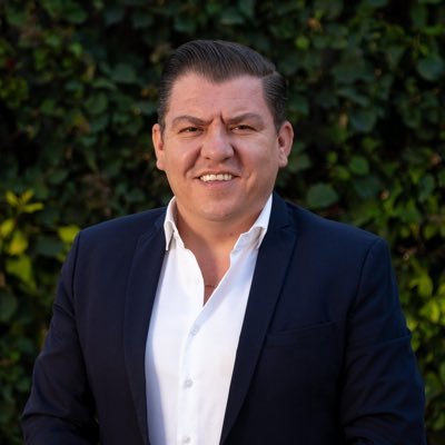 Director General del OPD Servicios de Salud Jalisco. Soy Médico. Amo a mi tierra. Tú sabes mi compromiso con la salud y las causas sociales.