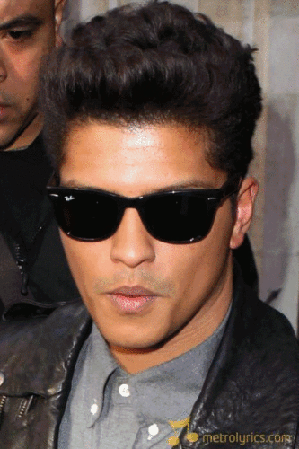 Antigo @LlS2peche. 
I love @BrunoMars!! I'm HOOLIGAN!!