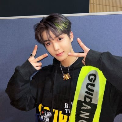 febminee's profile picture. ALL(H)OURS💙