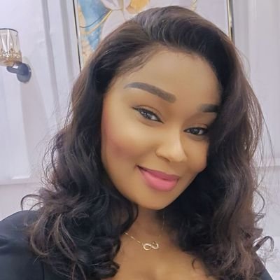 Femme engagée dans la lutte politique.
La patrie ou la mort, nous vaincrons ! ✊🏾🇨🇩