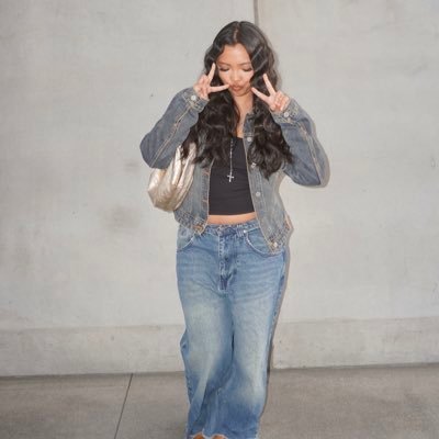 C2SSANDRA's profile picture. 