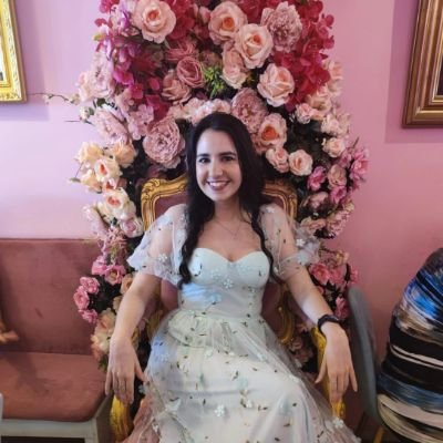 Graduada en Humanidades 📚
Proyecto de bibliotecaria📖
Fangirl a tiempo completo, escritora a tiempo parcial💙✨
Trabajando en ProyectoNueve 🔮🎼