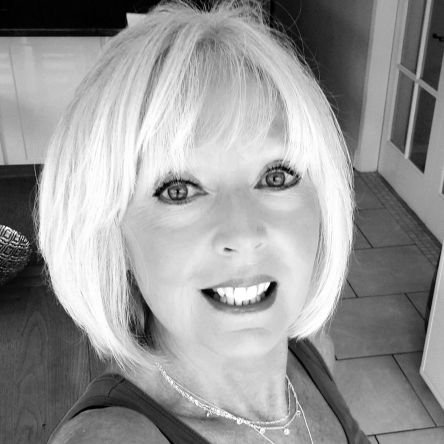🇬🇧 Brexiteer, Patriot, voted Reform, Reform UK member, we need some commonsense politics. Apparently I'm far right 🙄. 🏴
Stay classy 💄...NO DMS