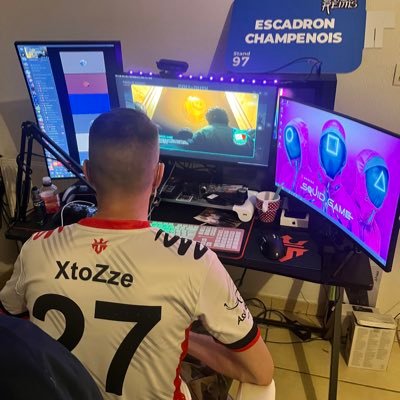 salut a tous moi c’est ToZe ! organisateur switcharoo et pp https://t.co/EK1BgEQobu vice président #ESCWIN